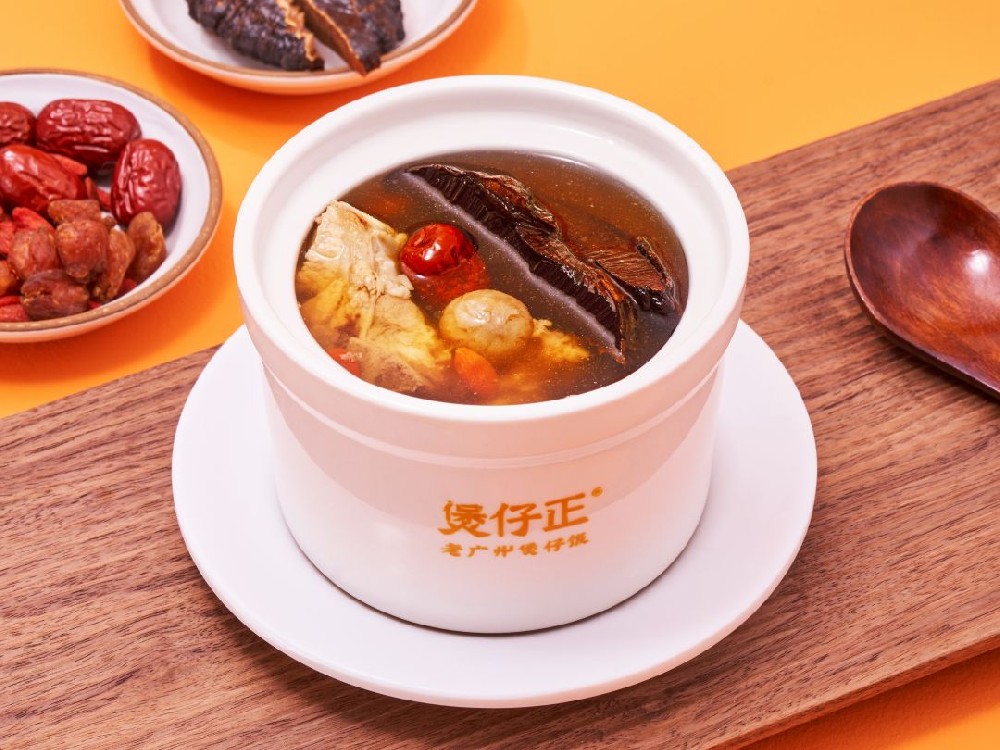 灵芝茯苓炖龙骨汤